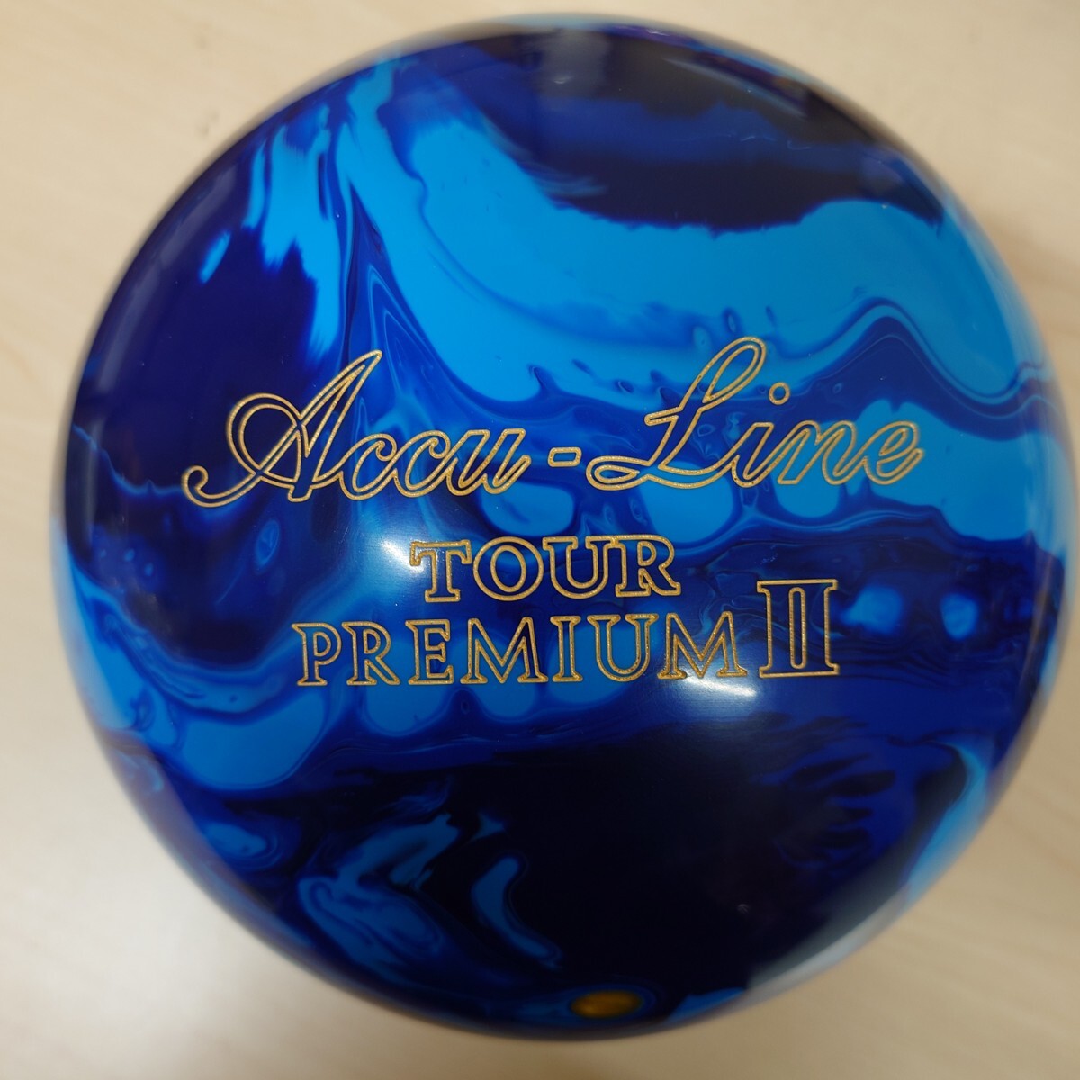 Accu Line TOUR PREMIUM U ボウリングボール ABSオンライン ボール：アキュライン・ツアープレミアム ユー