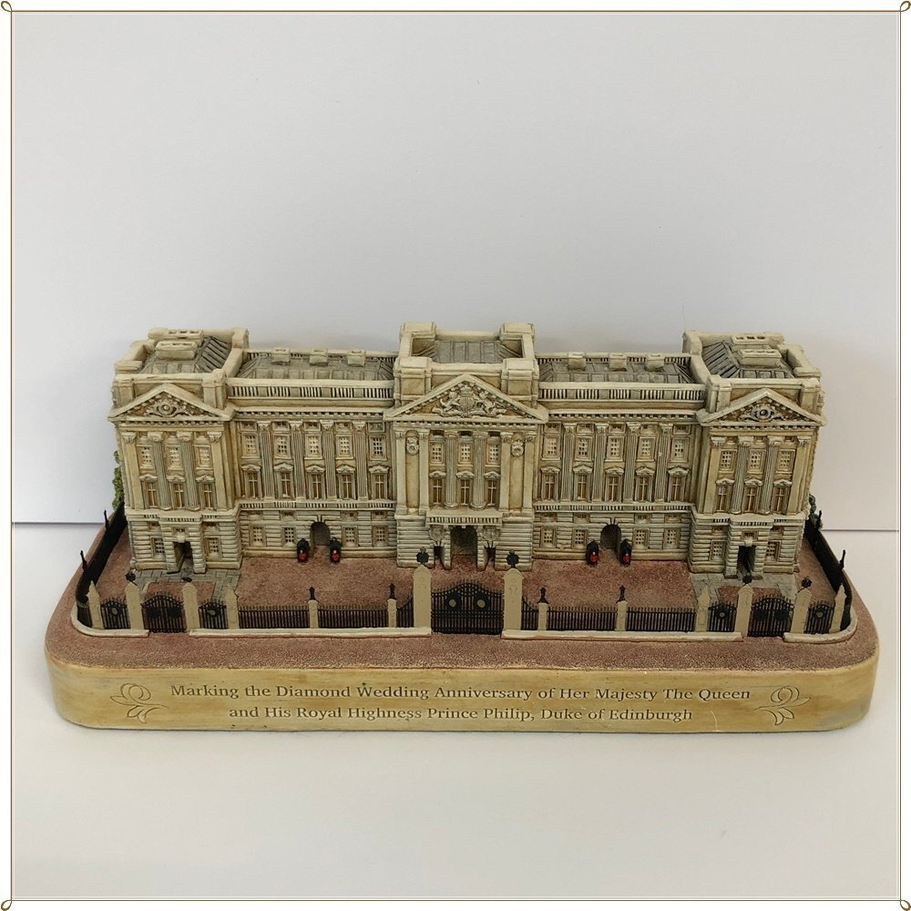 リリパットレーンバッキンガム宮殿