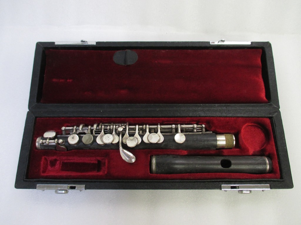 YAMAHA ピッコロ 本体 ケース付 YAMAHA ピッコロ 本体 ケース付き