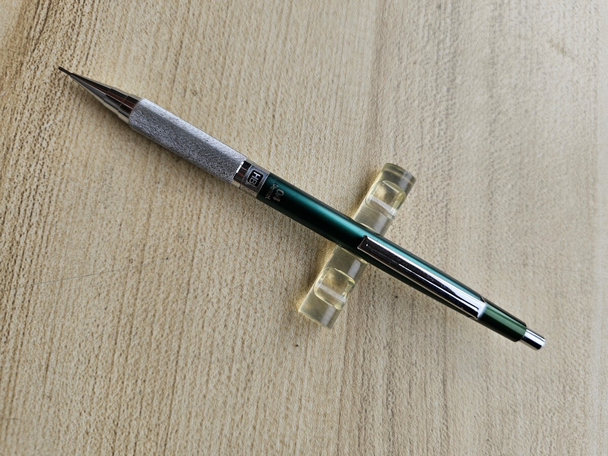 美品です。廃番の初期ぺんてる メカニカ0.5mm シャープペンシル　希少！ 美品です。廃番の初期ぺんてる メカニカ0.5mm シャープペンシル 希少