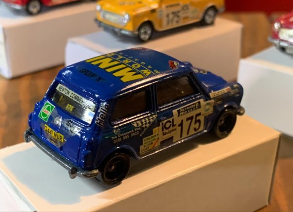 トミカ ミニクーパー トラフィック トレーラータイプ