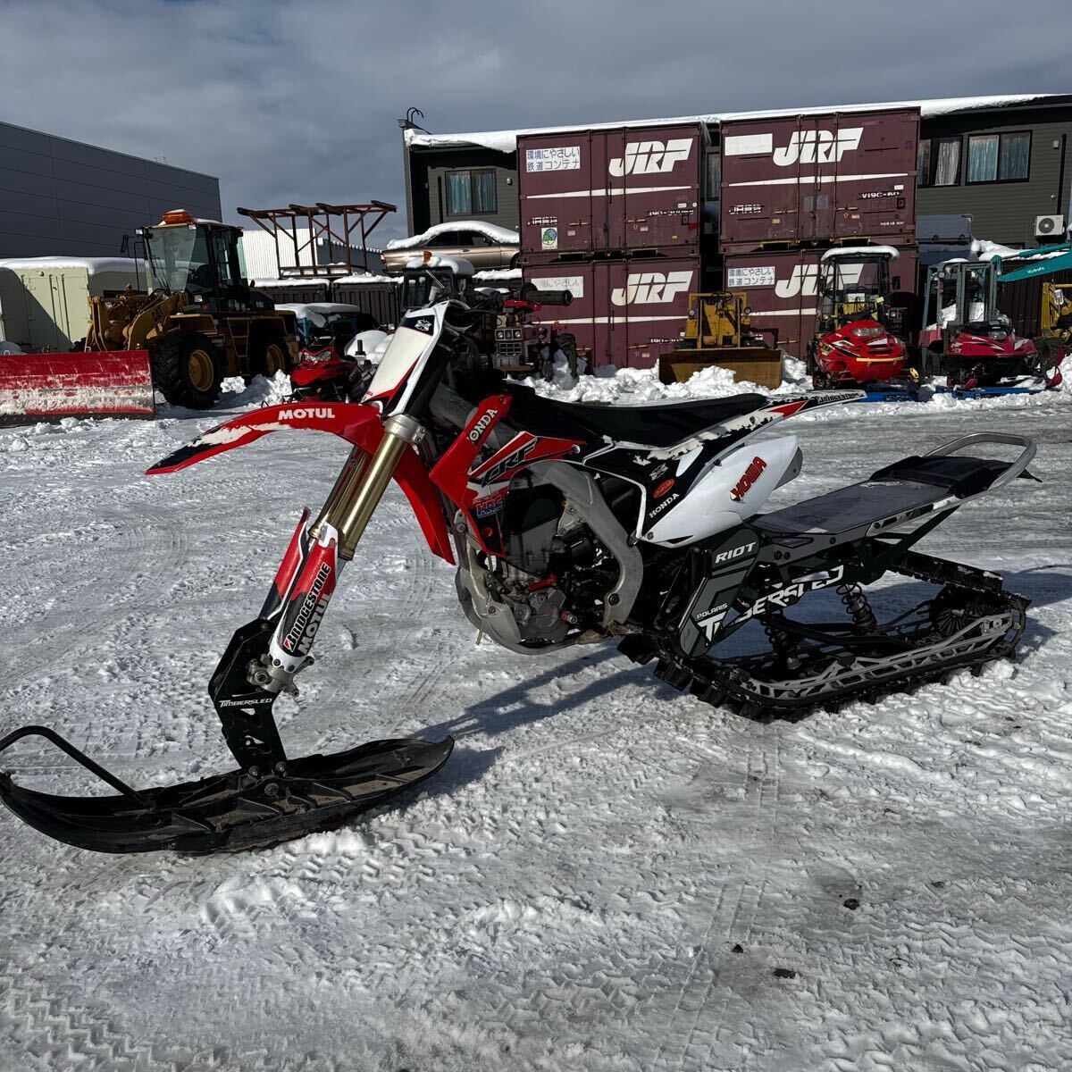 夢の乗り物！！ スノーバイク スノーモービル 変態バイク RM80