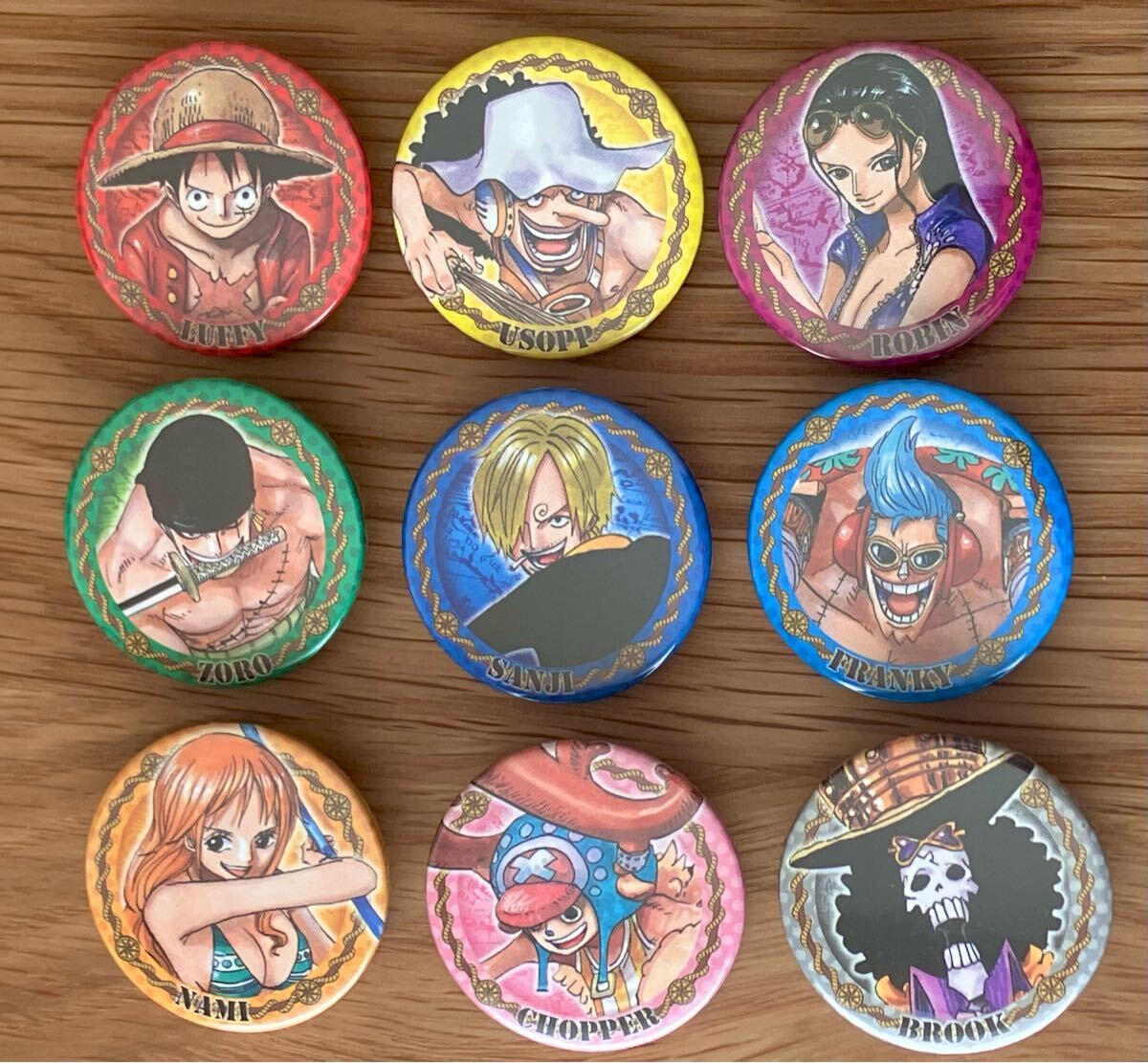 ワンピース ONE PIECE ハンコック 大海賊闘技場 非売品 缶バッジ ワンピース ONE PIECE ハンコック 大海賊闘技場 非売品 缶バッジ