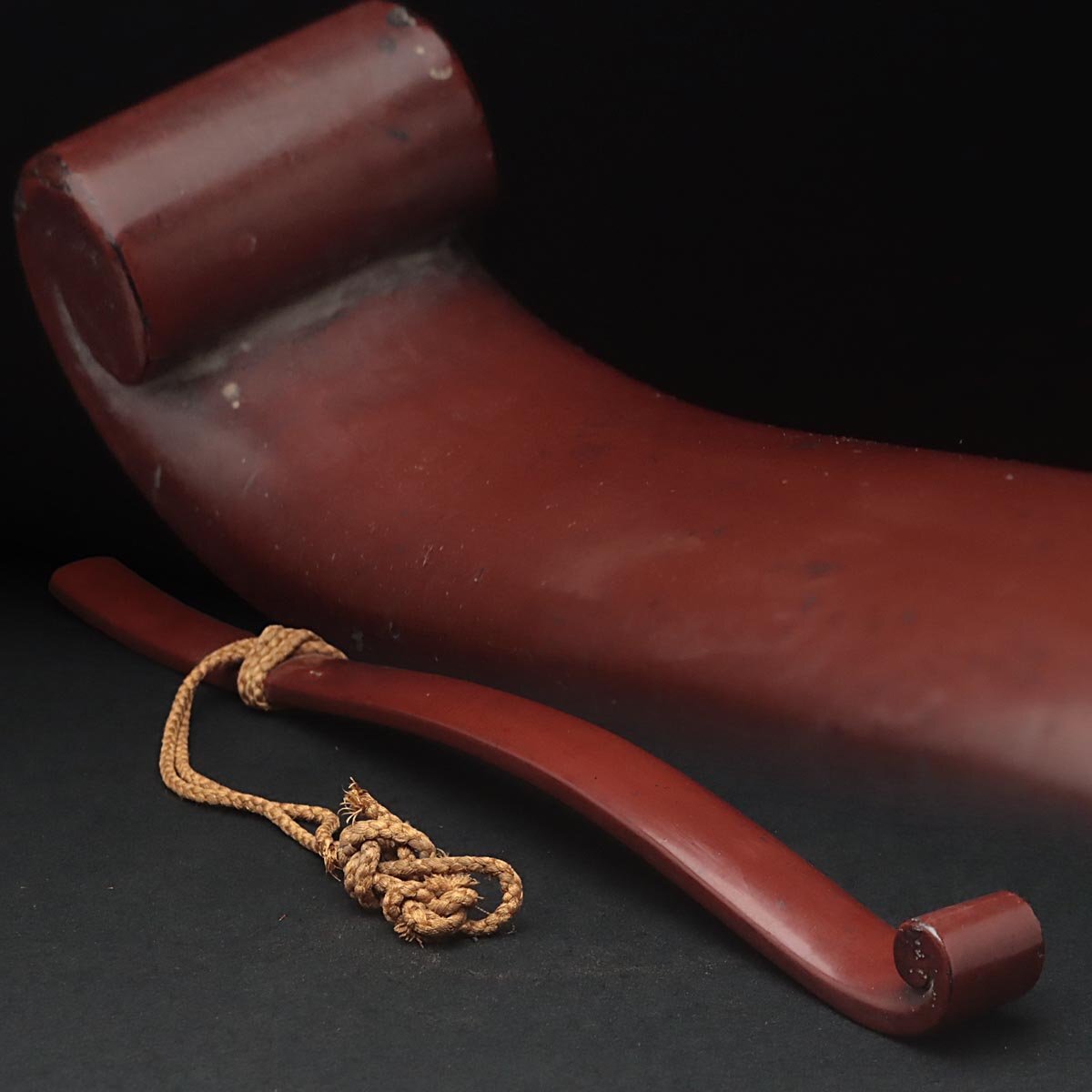 JQ081 時代仏教美術 木造 朱漆塗 如意・木笏 全長53cm・木彫笏・木雕如意 古美術 法具の1番目の画像