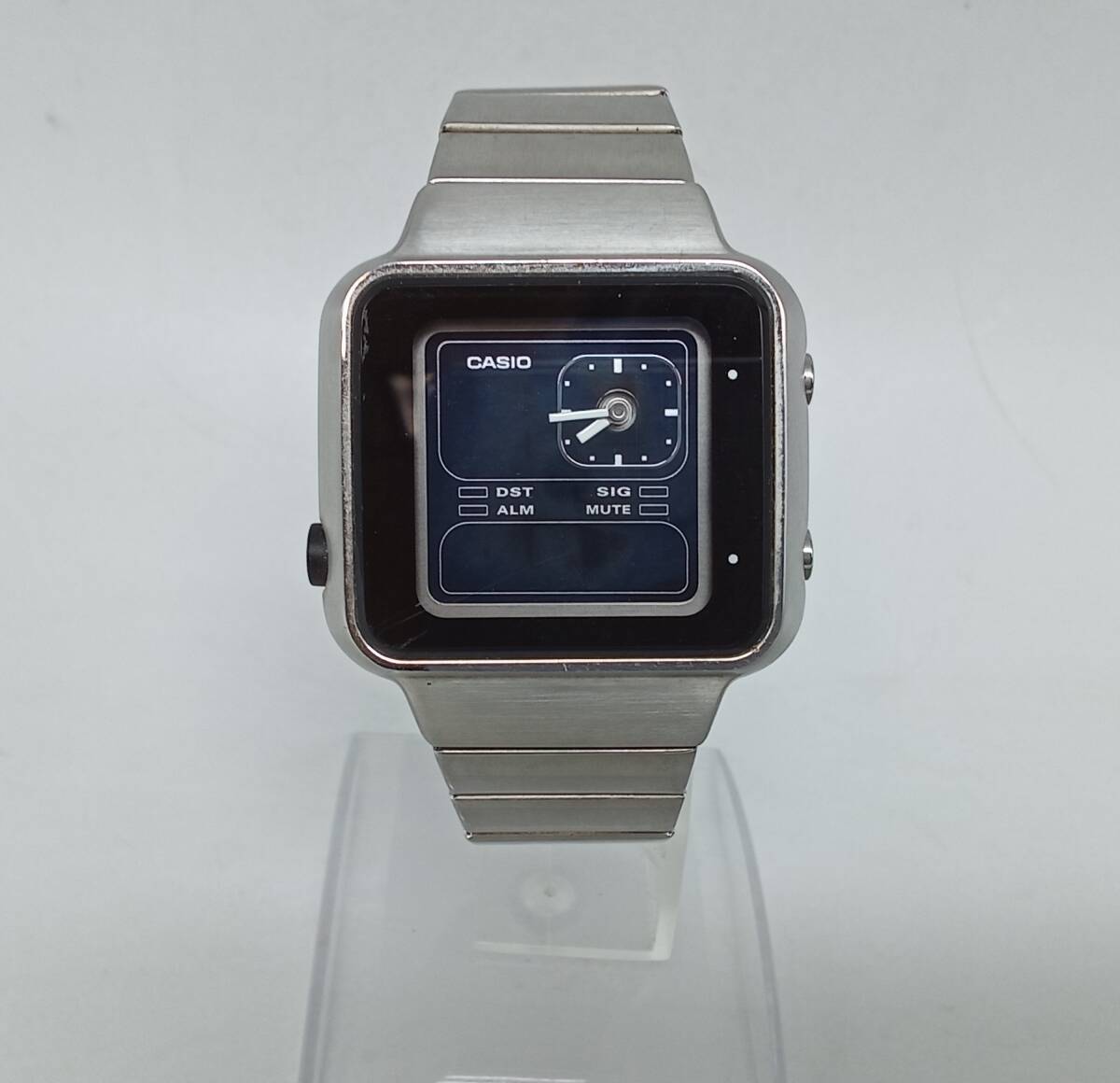 送料無料☆希少ゴールドモデル☆CASIO FUTURIST☆カシオ フューチャ 