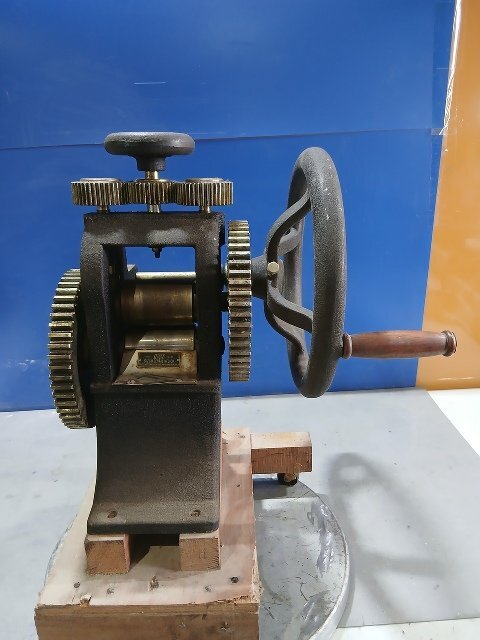 SUZUKI DENTAL MFG.CO 卓上ロール機 圧延機 金属加工 プレス SUZUKI DENTAL MFG.CO 卓上ロール機 圧延機 金属加工 プレス 【公式通販】