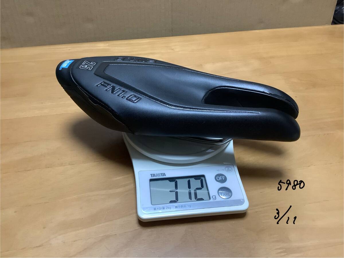 新品】ISM ADAMO Prologue Betty Design サドル TTバイク タイム 