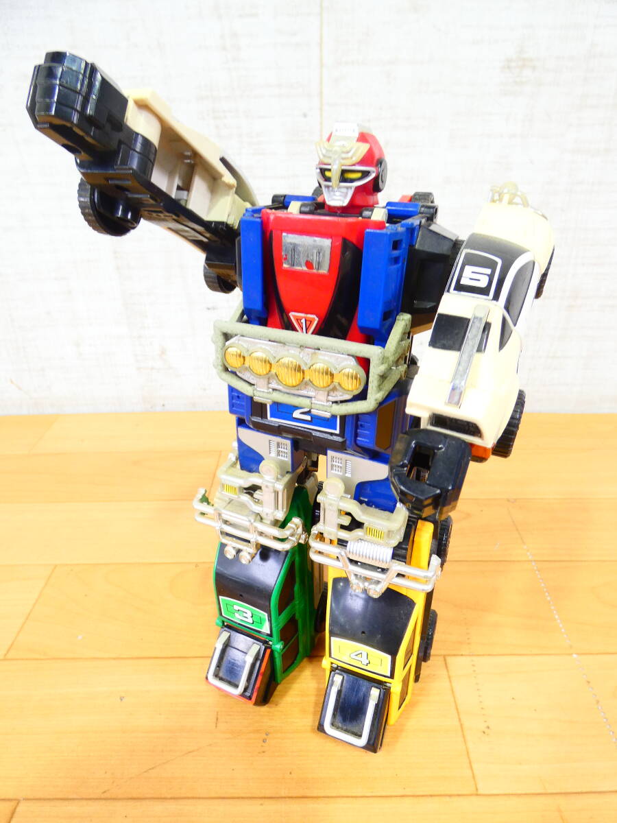 新品】「激走戦隊カーレンジャー・ビーファイターカブト・ウルトラマン