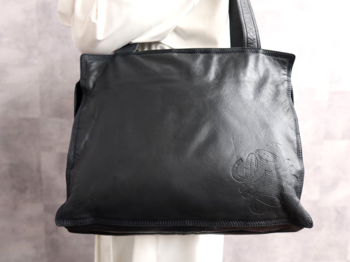 ✨美品】 ロエベ ショルダーバッグ ロゴ型押し A4可 ナイロン レザー 