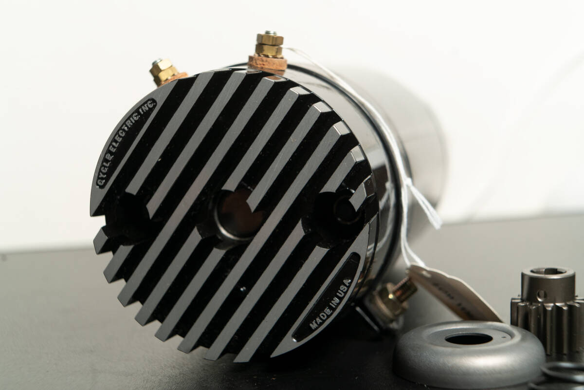 即決nosレアBOSCH 12V メカニカル レギュレーター ナックルパン 