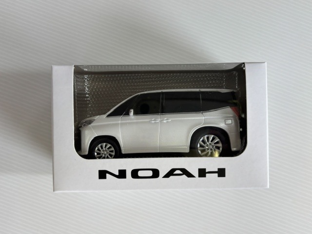 即決有☆プルバックカー ドライブタウン TOYOTAトヨタ ヴォクシー VOXY