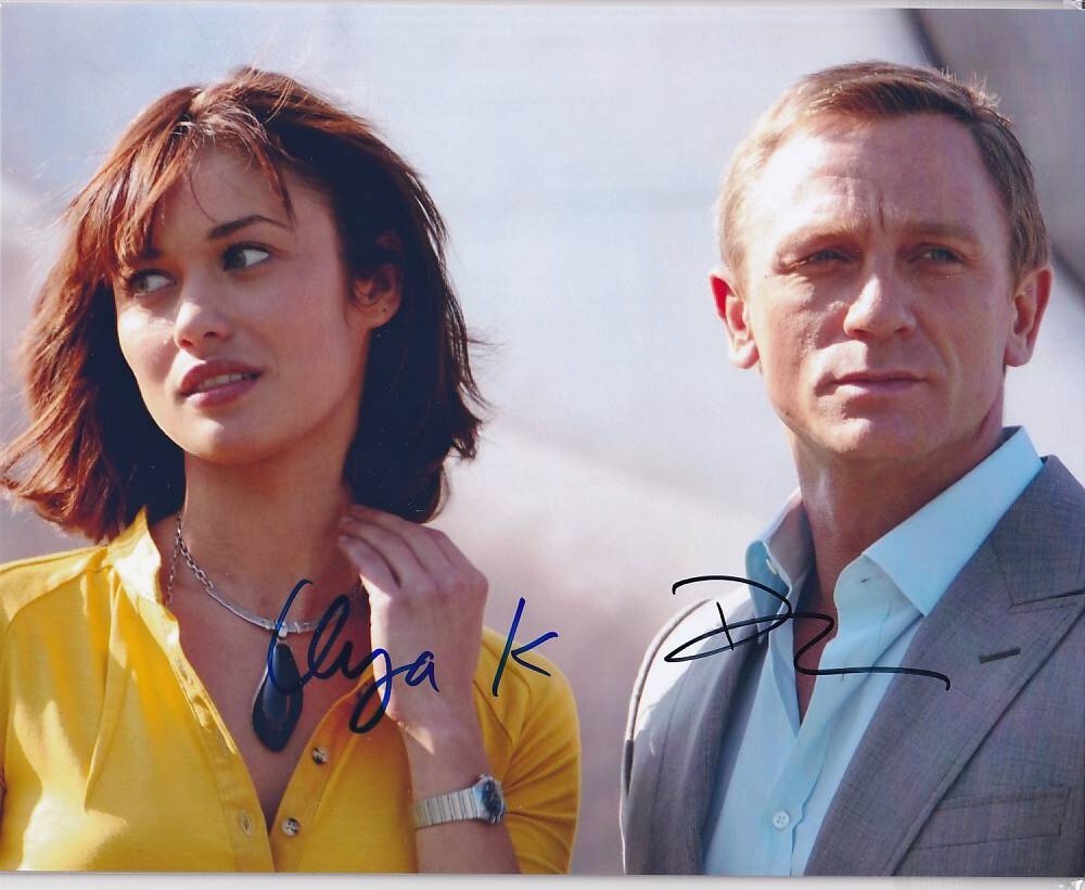 オルガ・キュリレンコ Olga Kurylenko 直筆サイン入り写真 証明書付き