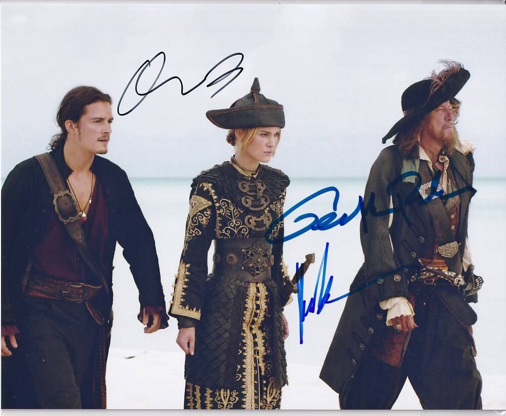 ジョニー・デップとキーラナイトレイ直筆サイン入り2Lサイズ写真… キーラ・ナイトレイ直筆サイン入り写真☆ 証明書COA付2Lサイズ○127