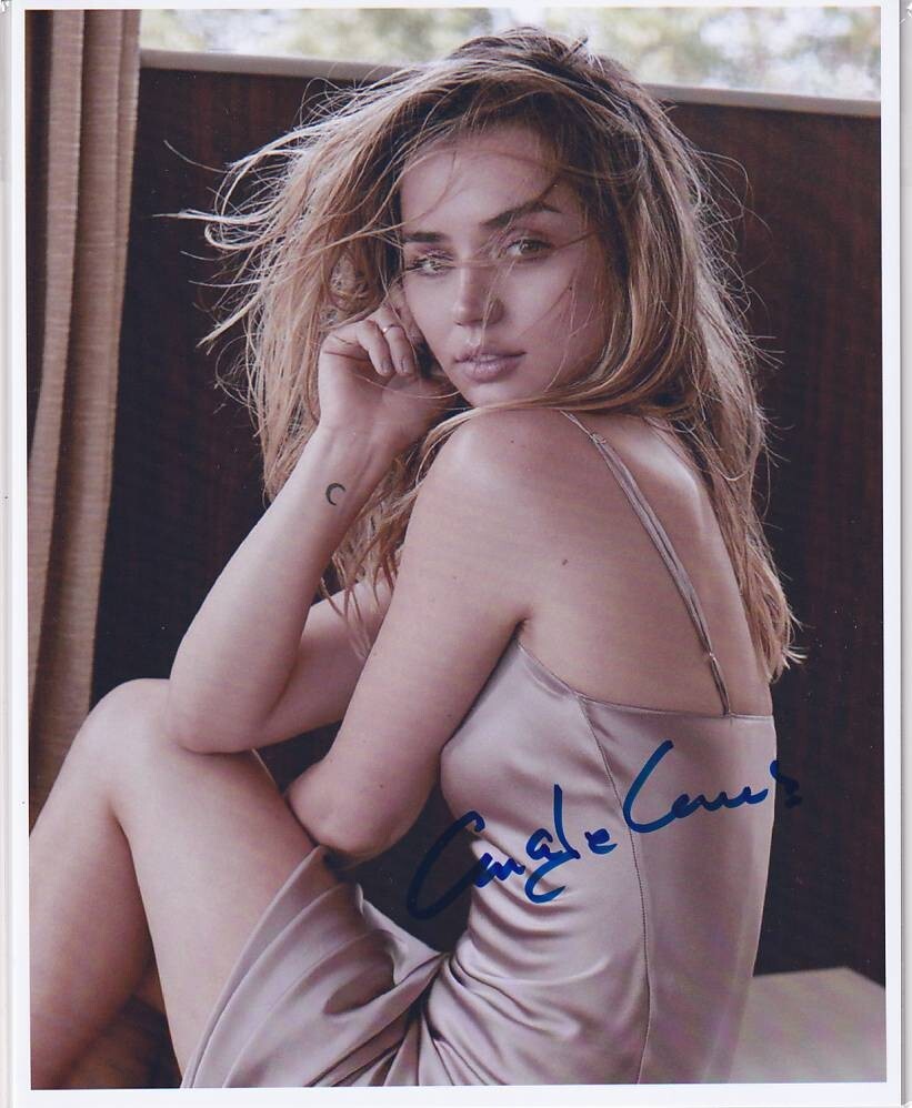 新品】アナ・デ・アルマス 直筆サインフォト/写真 Ana de Armasの落札