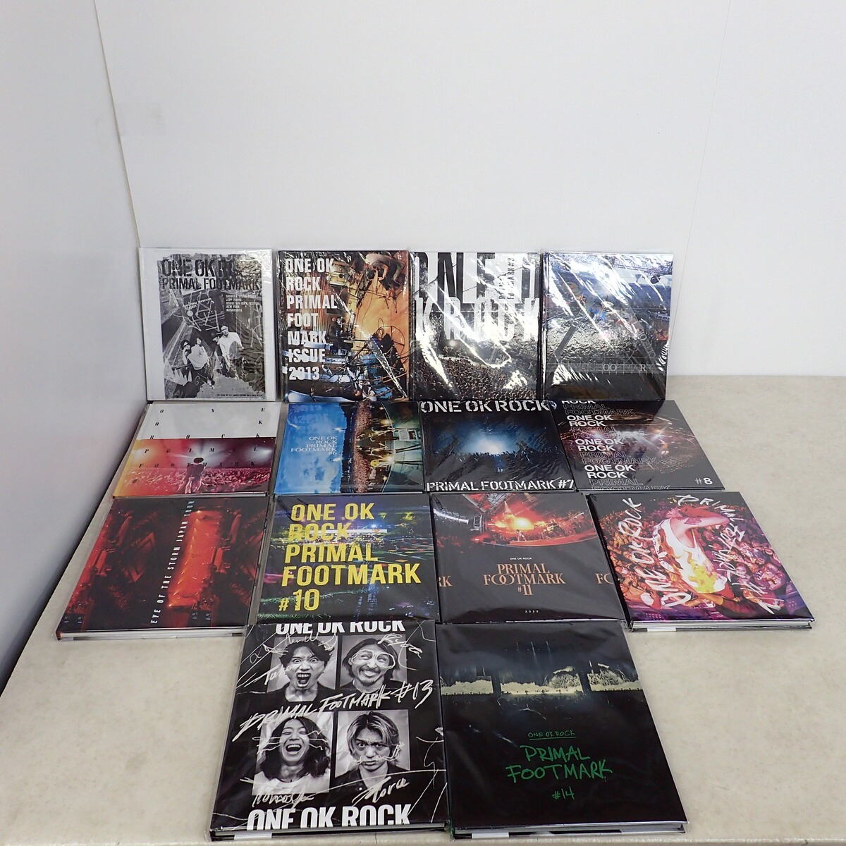 新品】ONE OK ROCK 35xxxv 直筆サイン TORU ピック ワンオク TAKA CDの