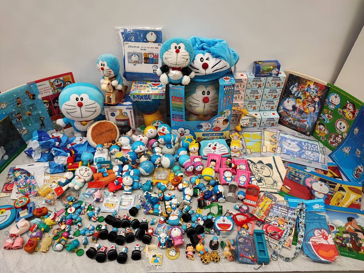 新品】ドラえもん ハッピーセット 下敷き 30周年記念 歴代映画図鑑の