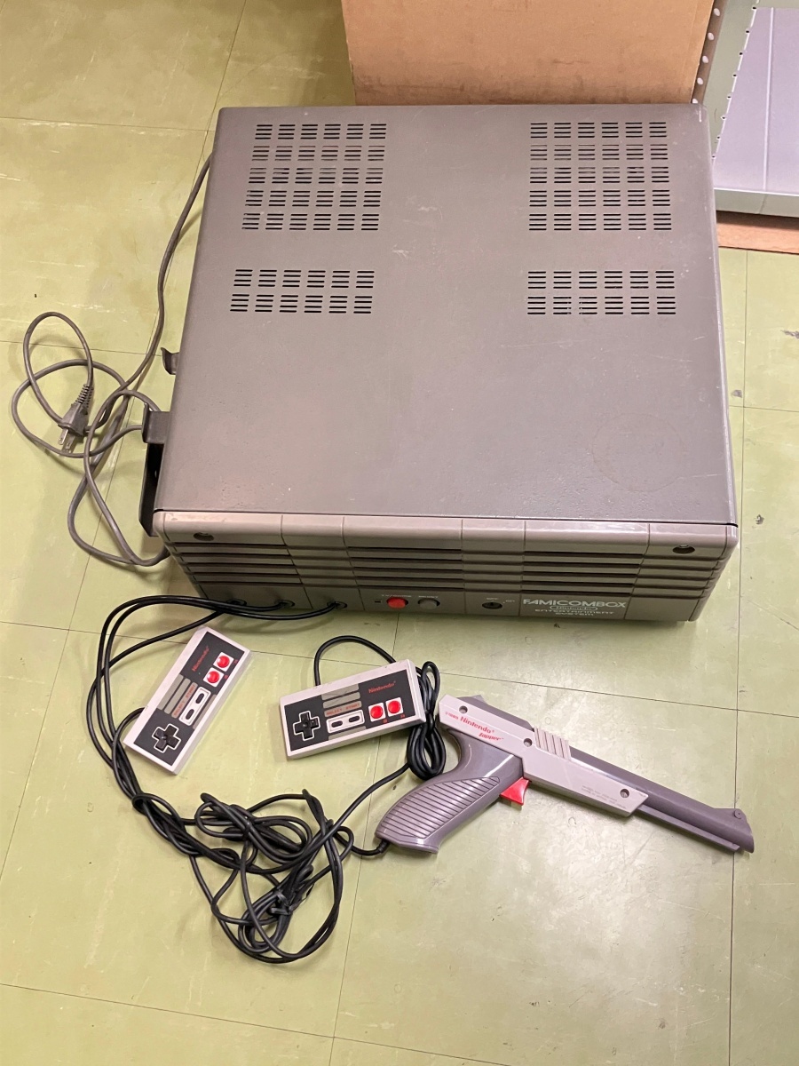 全体的に状態が悪い】任天堂 シャープ ファミコンステーション 希少