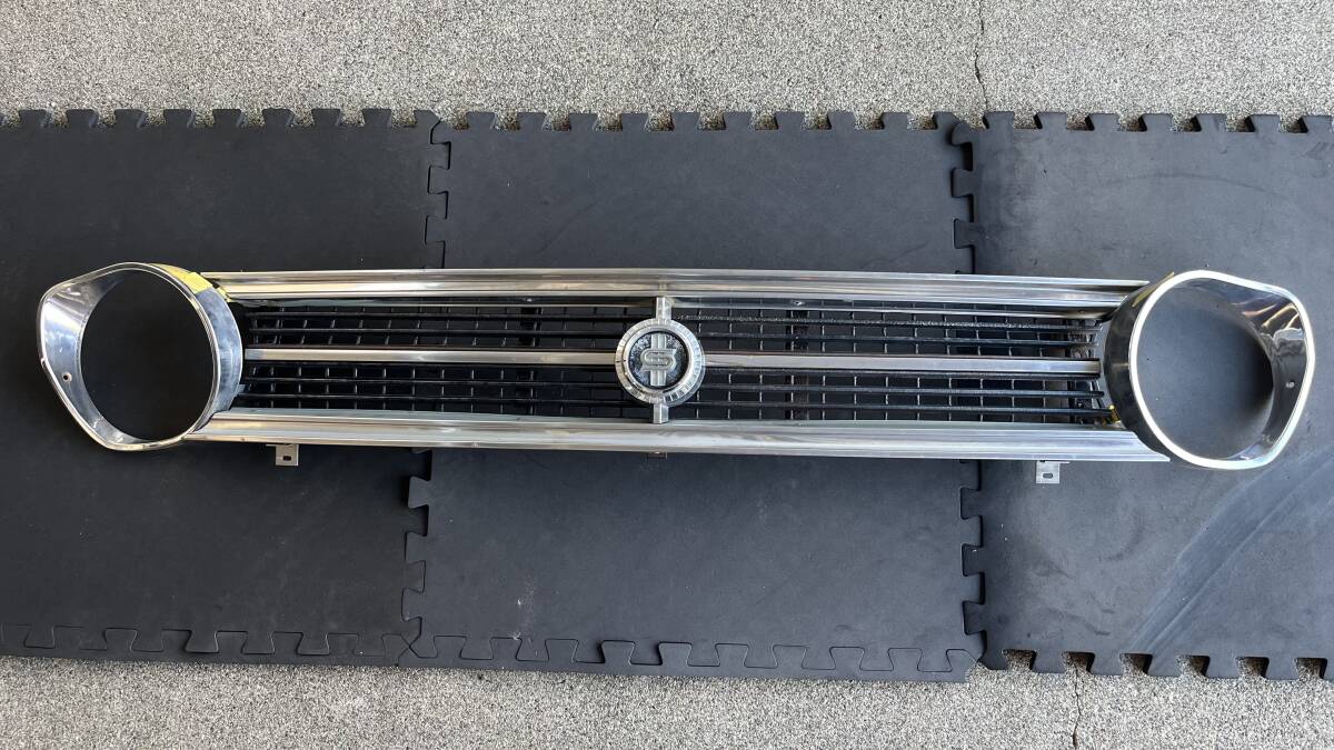 中古】サニー 純正 丸目用 フロント ステンレスグリル サニトラ B110