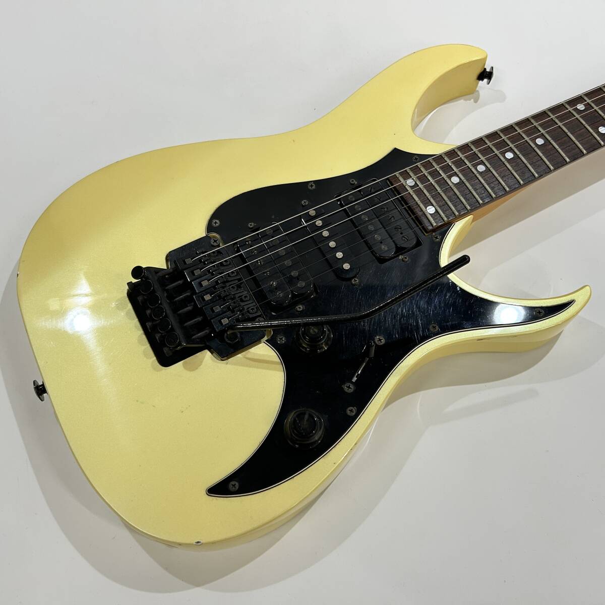 Ibanez RGR370DX リバースヘッド Edge III フロイドローズ HSH