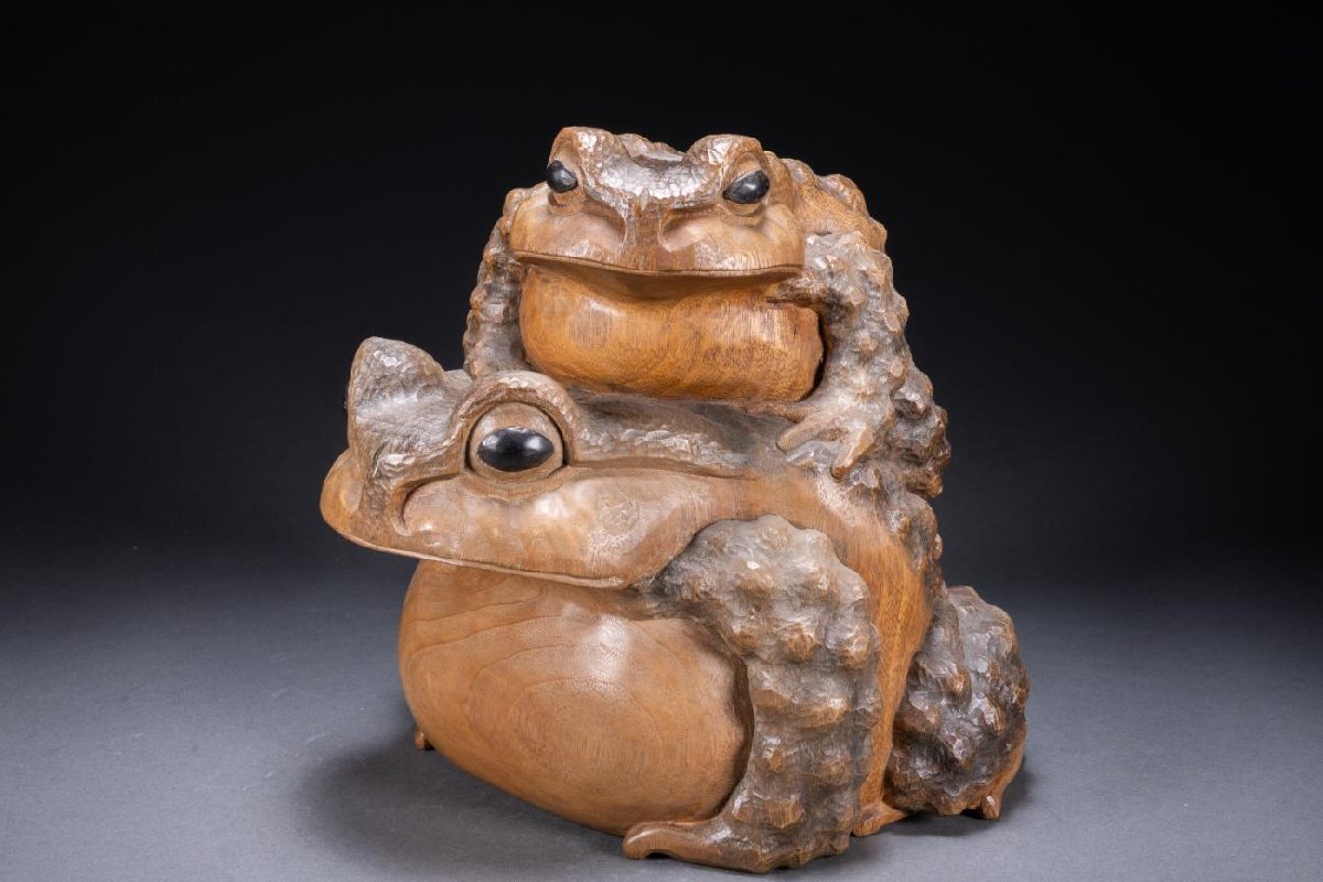 古美術品】CC018 時代物 木彫玉眼入イボ蛙像・木彫玉眼蛙・玉眼入木造