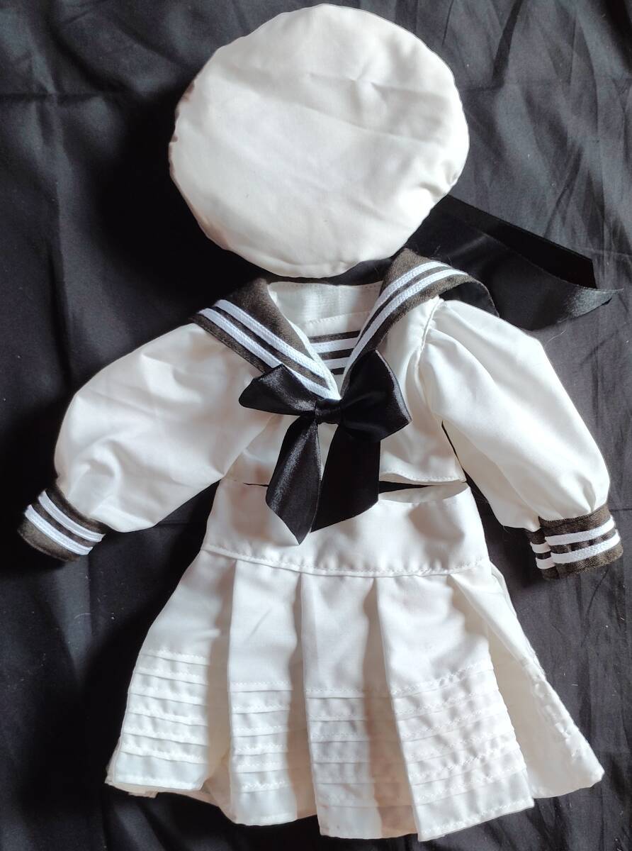 □送料無料□山口百恵 ポスター 印刷物 厚紙 セーラー服 ヨット 学生服