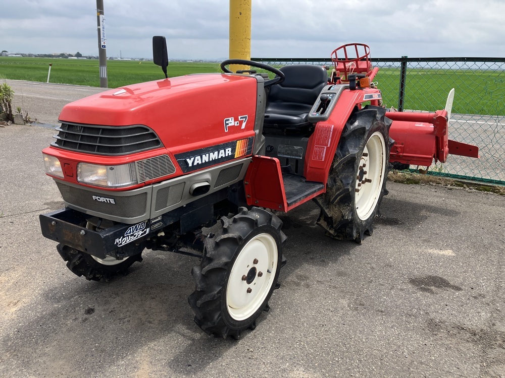 YANMAR YM1700ヤンマー YM1700実働品トラクター中古品 4WD 17馬力 3