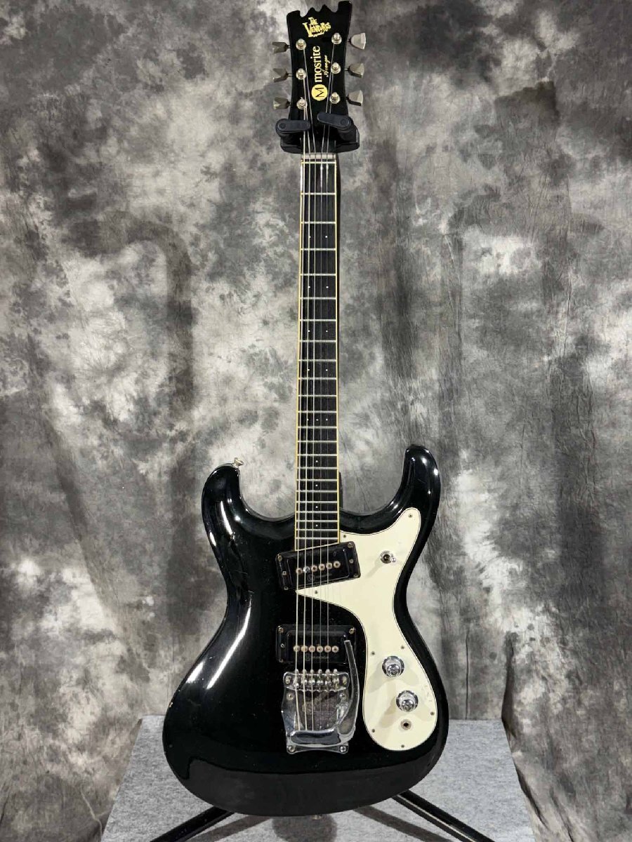 Mosrite Avengerの初期ロット（ファーストマン製造 Avengerロゴ