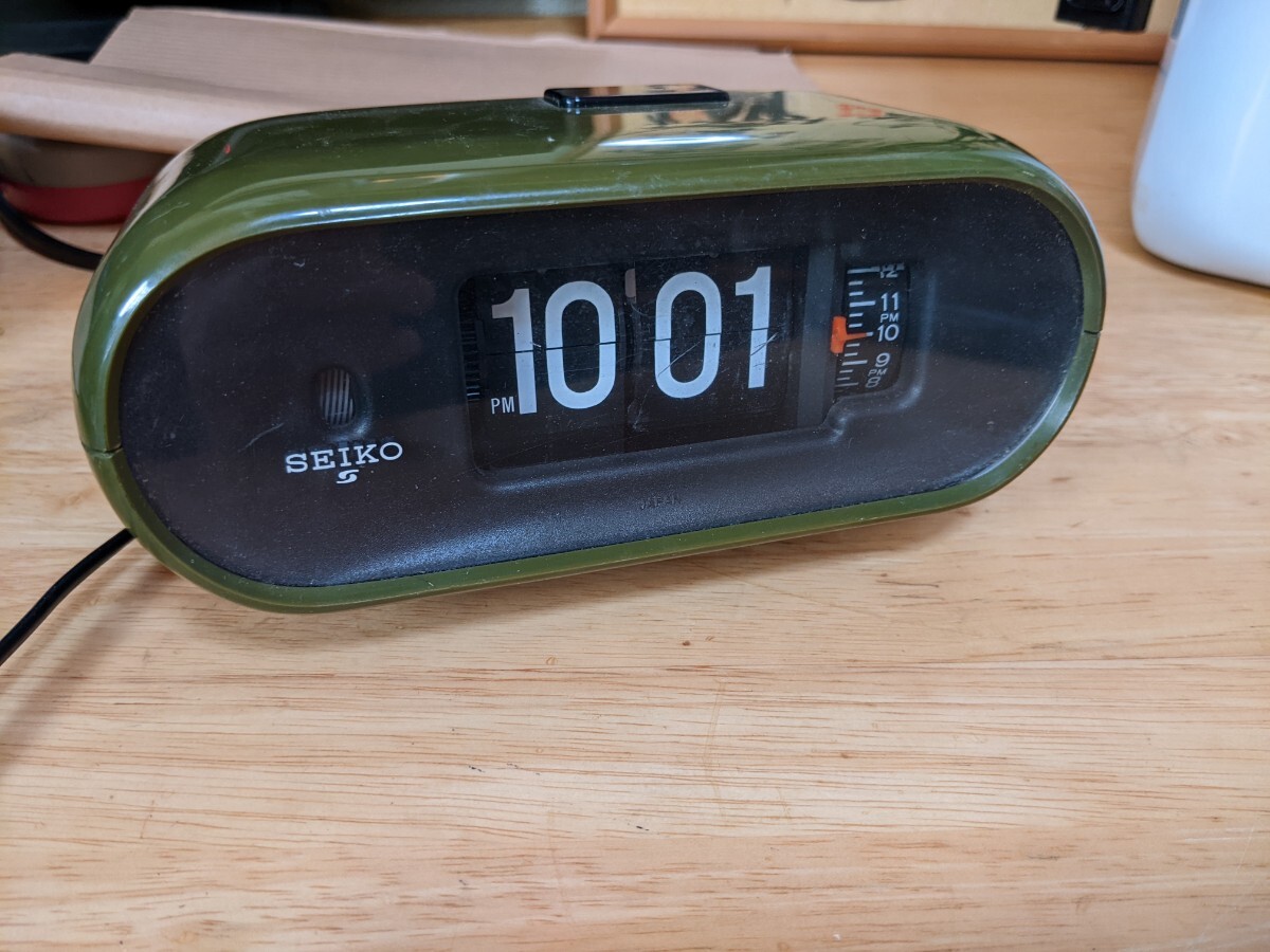 ◇SEIKO セイコー DIGITAL CLOCK パタパタ時計 置時計 DZ 633 R 赤色