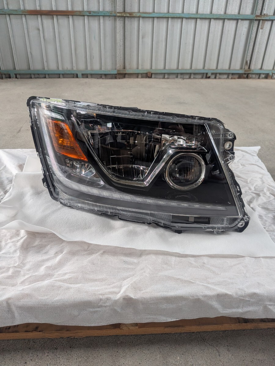 新品】新品 シグナスX 3型 デビルアイ 社外ヘッドライト
