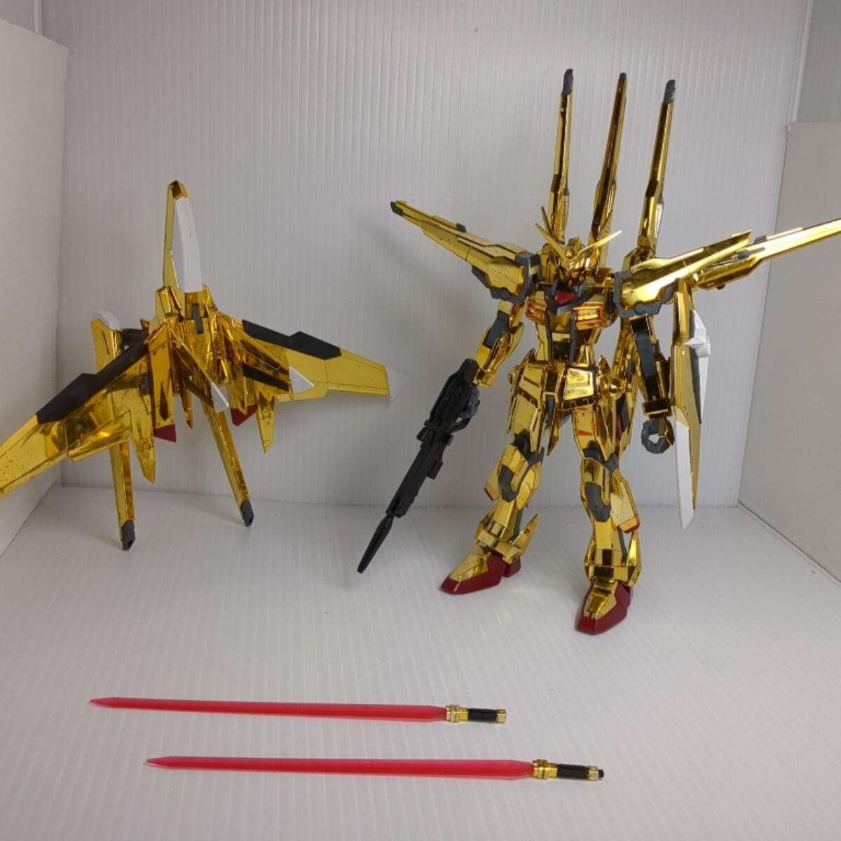 新品】1/100 MG アカツキ 暁 ガンダム 塗装済完成品の落札情報詳細