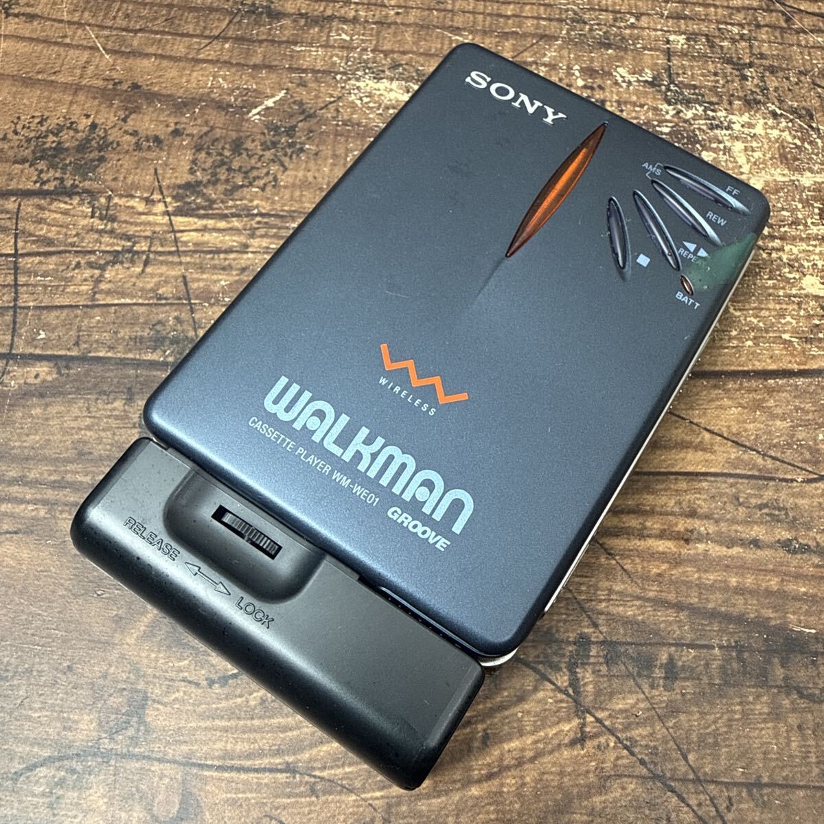 中古】レア！WM-805 ソニーワイヤレスカセットウォークマンの落札情報