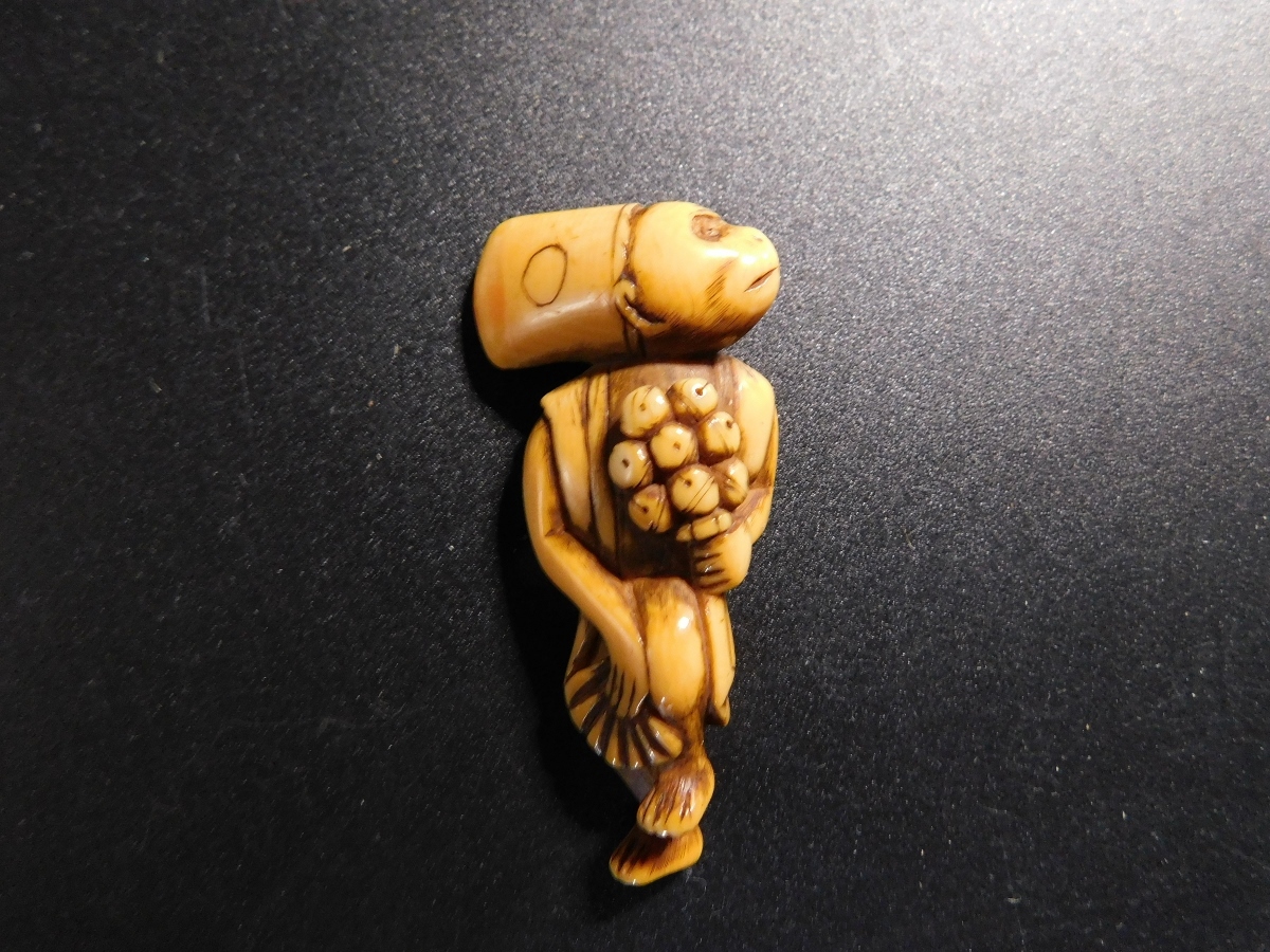 在銘 桂正 玉獅子 根付 和彫り 唐獅子 提げ物 緒締め玉 江戸時代 幕末