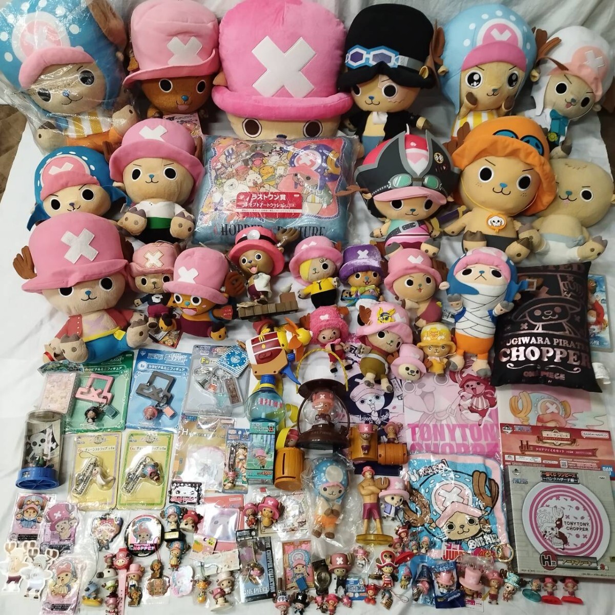 新品】☆ワンピース☆スクイーズ【ふわふわパンマスコットまとめて