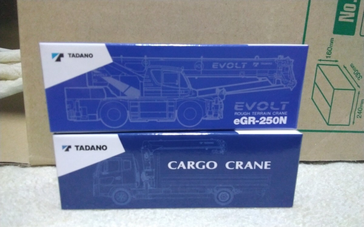 新品】☆ 1/32 タダノ TADANO カーゴクレーン ユニック ミニカーの落札