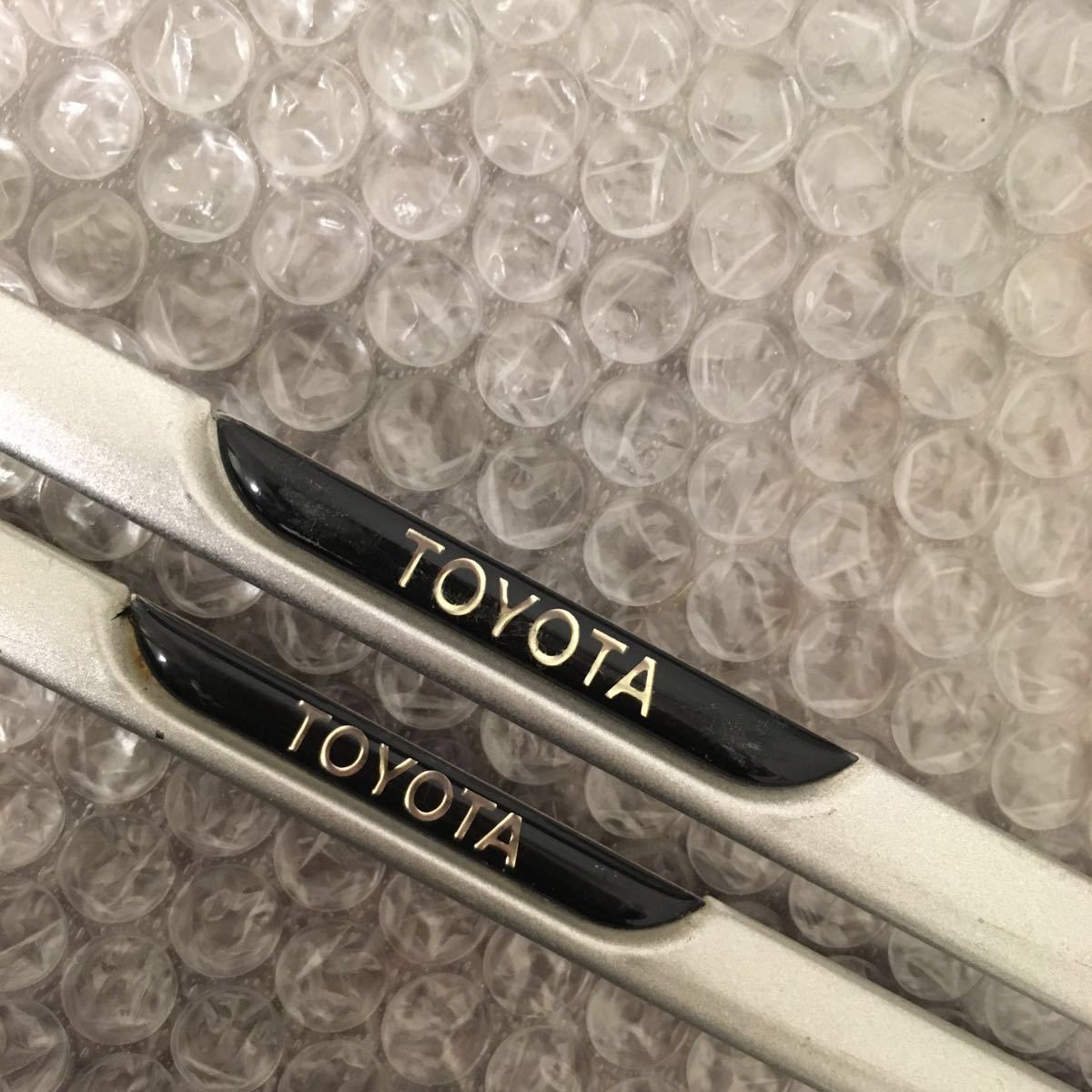 トヨタ純正ナンバーフレーム2枚 レトロタイプ？ TOYOTAロゴ入り 