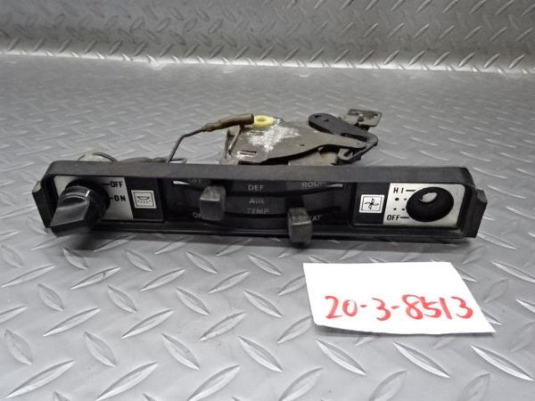 日産純正 510 ブルーバード Sss 4ドア ヒーター エアコン A C スイッチ 内装 つまみ 旧車 当時物 ダットサン レストア用に 即納 棚9 2 A の落札情報詳細 ヤフオク落札価格情報 オークフリー スマートフォン版