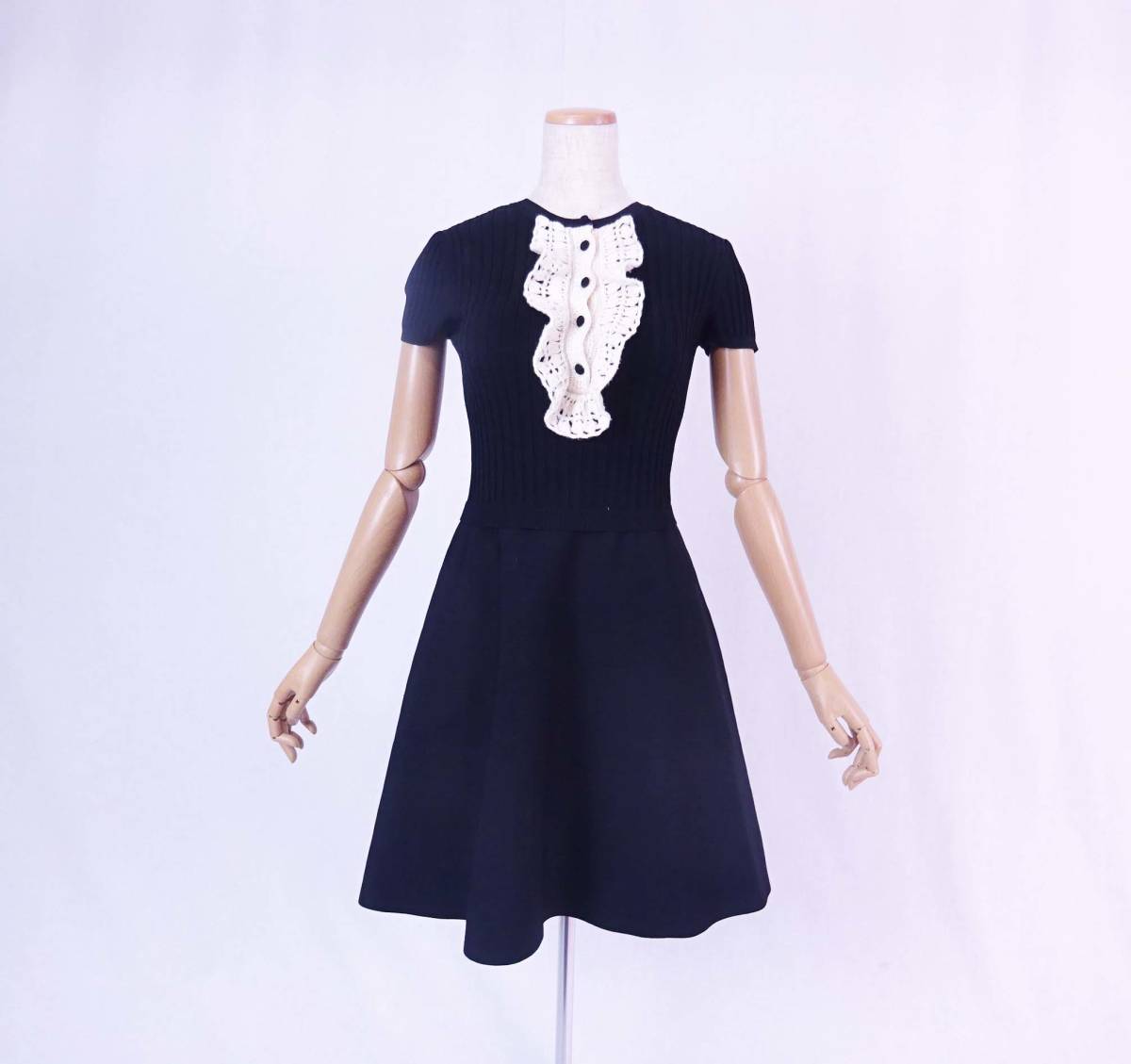 春に Red Valentino レッドヴァレンティノ フレアaライン ニットワンピース フレアフリル飾り ブラック の落札情報詳細 ヤフオク落札価格情報 オークフリー スマートフォン版