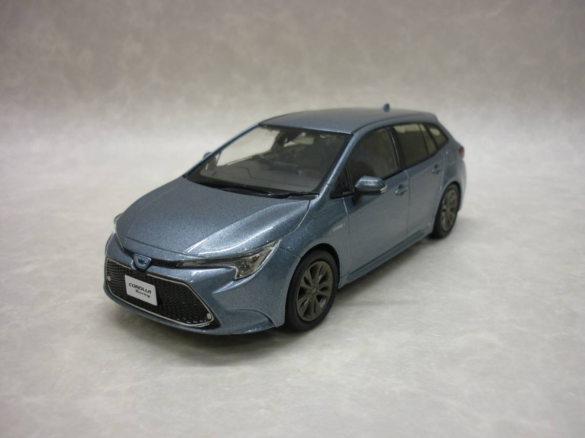 トヨタカローラセダン 1/30 カラーサンプルミニカー