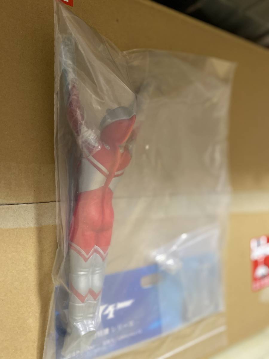 新品】ウルトラマン生誕50周年 飛んでるウルトラマン シリーズ