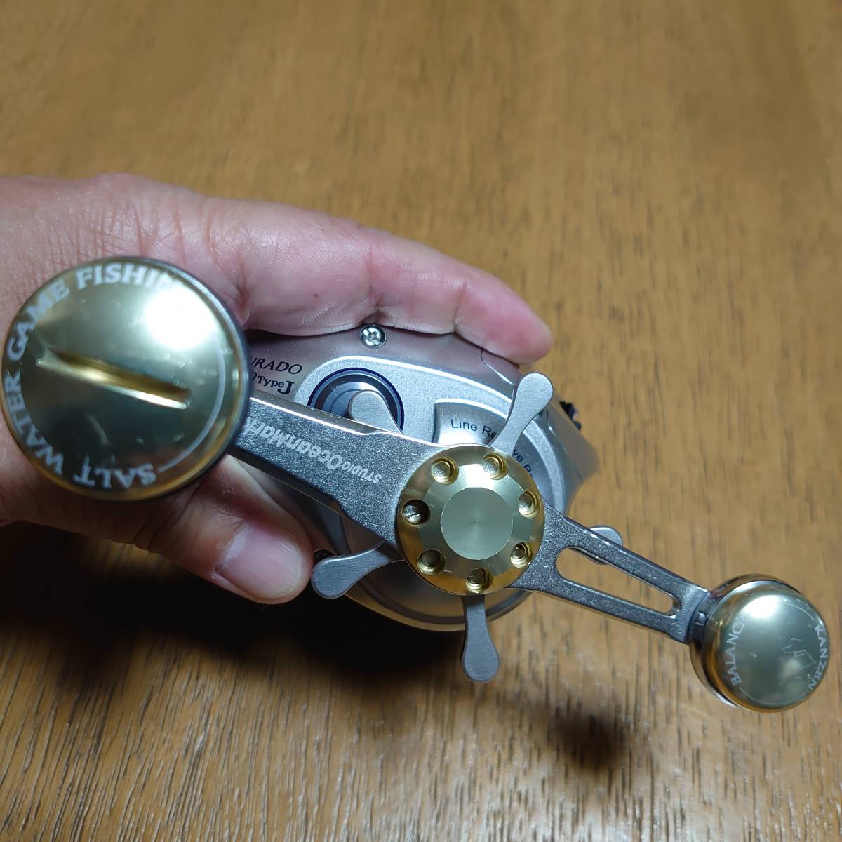 中古品 シマノ ベイトリール クラド300 タイプj スタジオオーシャンマークカスタムハンドル付 ジギング ライトジギング の落札情報詳細 ヤフオク落札価格情報 オークフリー スマートフォン版
