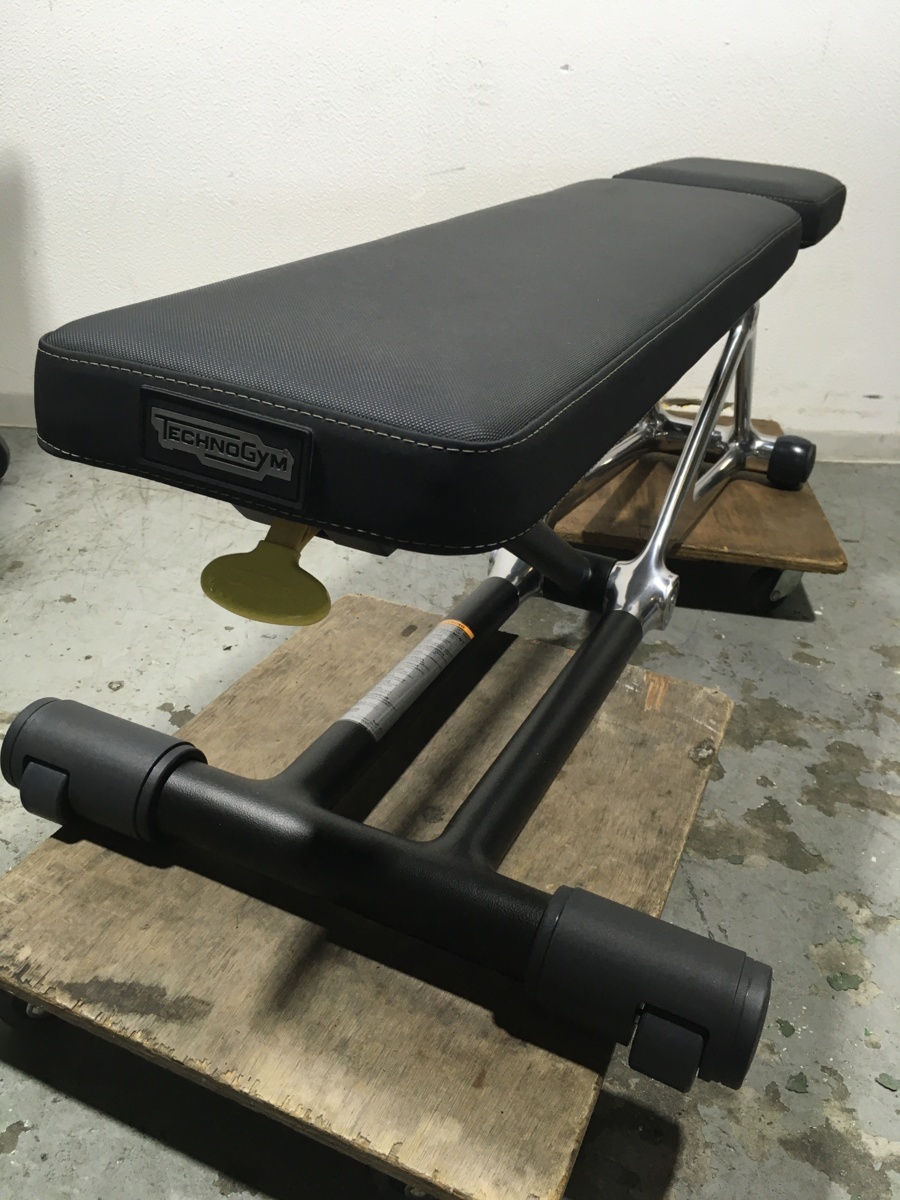 テクノジム【Techno Gym】 フラットインクラインベンチ ベンチパーソナル
