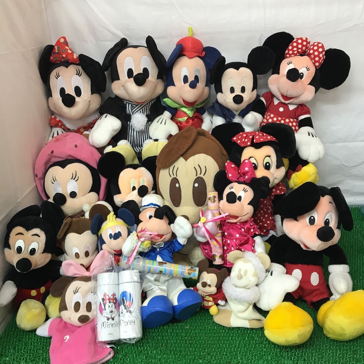 ミッキー ミニー ぬいぐるみ 17点 パペット 水筒 セット Mickey Minnie ディズニー Disney まとめて T ミッキーマウス の落札情報詳細 ヤフオク落札価格情報 オークフリー スマートフォン版
