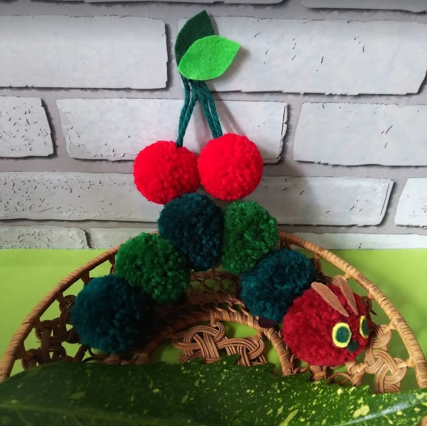 新品 ハンドメイド ポンポン はらぺこあおむし さくらんぼ 毛糸 フェルト ぬいぐるみ おもちゃ 子供 絵本 紙芝居 幼稚園 飾り マスコット の落札情報詳細 ヤフオク落札価格情報 オークフリー スマートフォン版