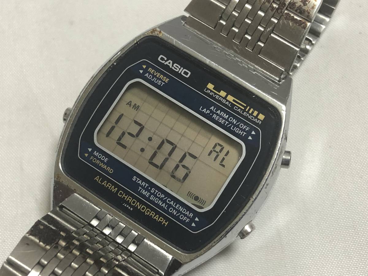 CASIO カシオ ビンテージデジタルウォッチ 79QS-39 UNIVERSAL CALENDAR