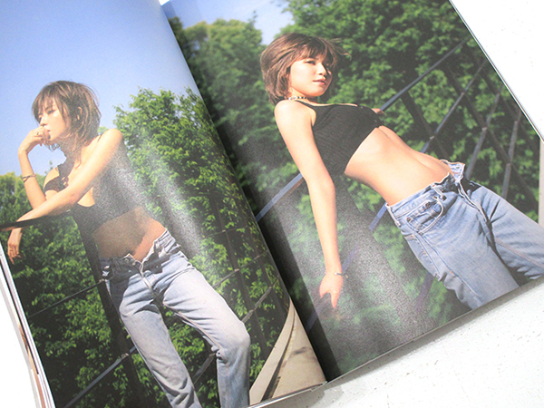 中古 a トリプルエー 宇野実彩子 Bloomin ソロ写真集 帯付き の落札情報詳細 ヤフオク落札価格情報 オークフリー スマートフォン版