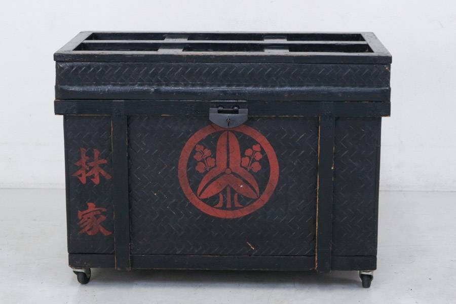 ☆時代☆古民具☆黒塗り つづら 葛籠 車輪付 鍵付 80×41×60cm☆行李