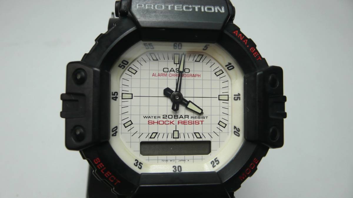 CASIO】G-SHOCK デジアナ AW-550 文字盤ホワイト レトロ？ バンド劣化