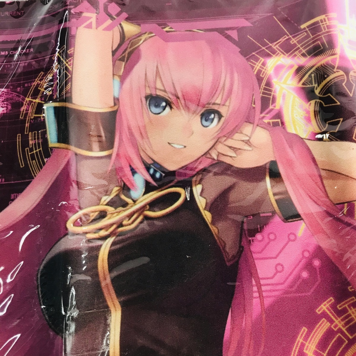新品】新品未開封 ボーカロイド 巡音 ルカ プレイマット ラバーマット