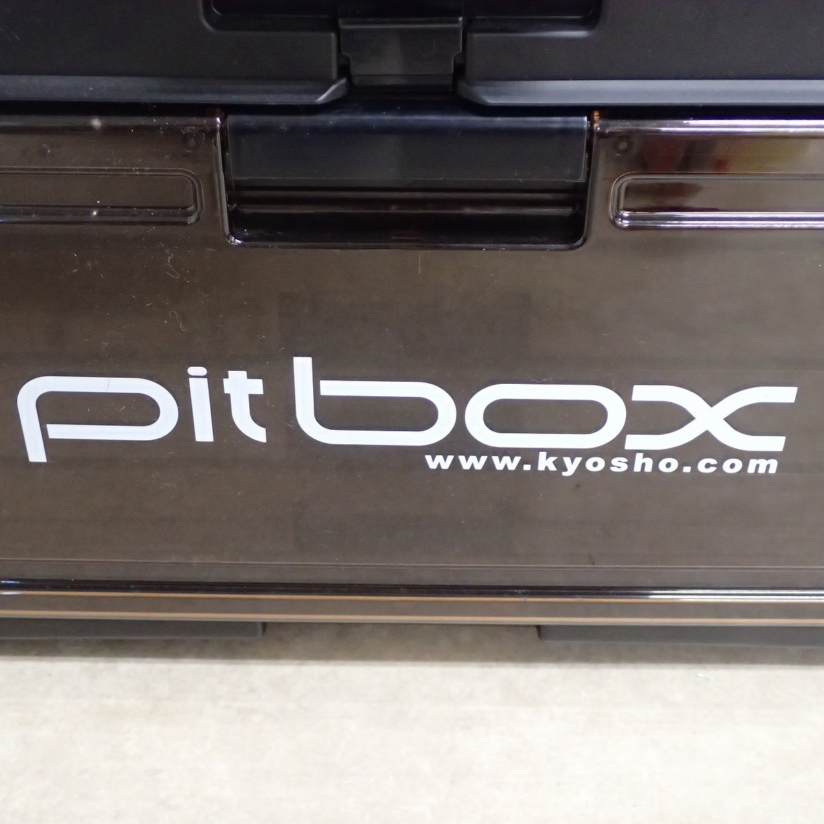 京商 ピットボックス 収納ケース Rc ラジコン用 Kyosho Pitbox 縦 約29cm X 横 約52cm X 高さ 約40cm 40 の落札情報詳細 ヤフオク落札価格情報 オークフリー スマートフォン版