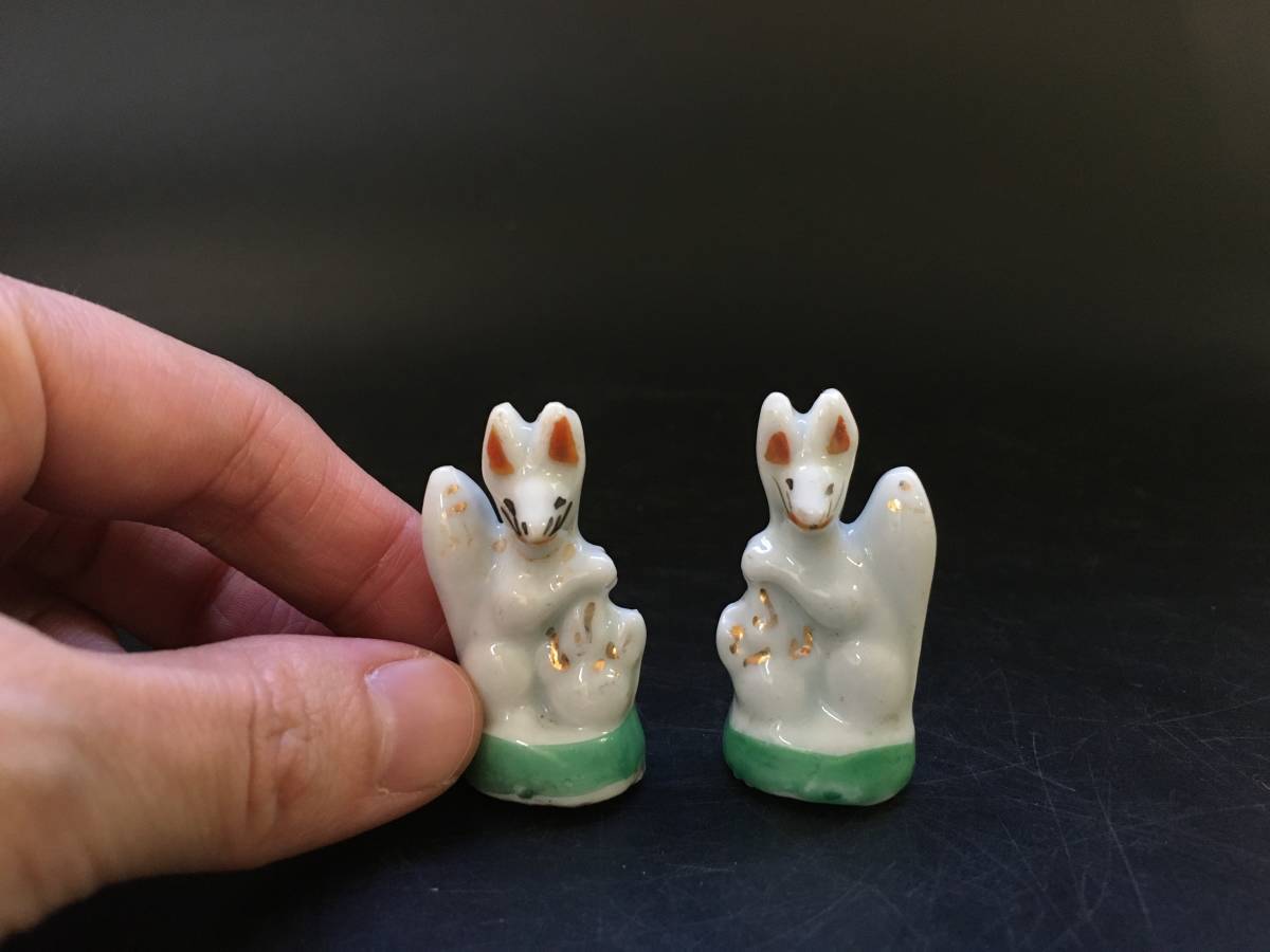 時代物　白磁　色絵　金彩　御稲荷様　神狐　稲荷狐　置物　一対　高さ6.5cm 時代物白磁色絵金彩御稲荷様神狐稲荷狐置物一対高さ6.5cm